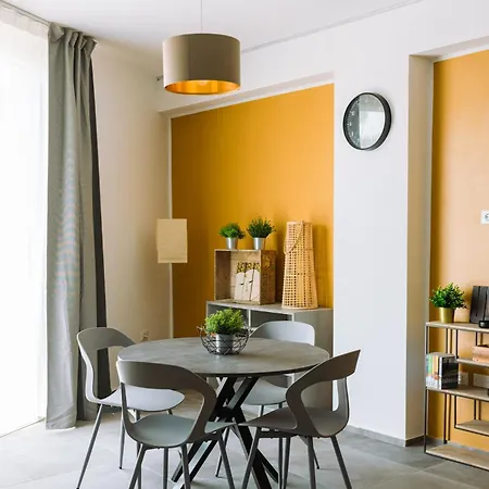 Borgo Cavour Luxury - Centro Storico Apartment