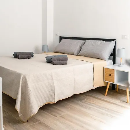Borgo Cavour Luxury - Centro Storico Apartment